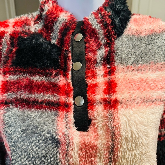 Cupshe Button Stand Pullover, Size S - Picture 3 of 3